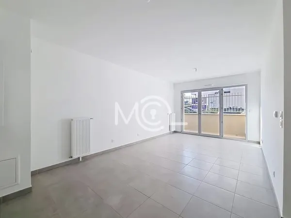 APPARTEMENT 3 PIECES AVEC PARKING - LIMEIL BREVANNES