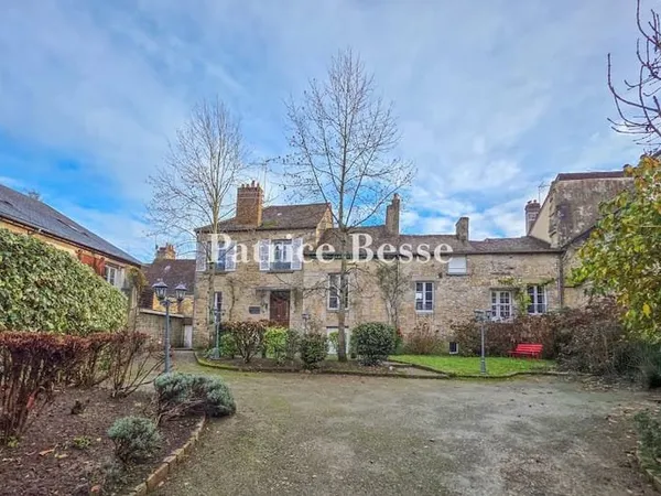 Maison 10 pièces 218 m²