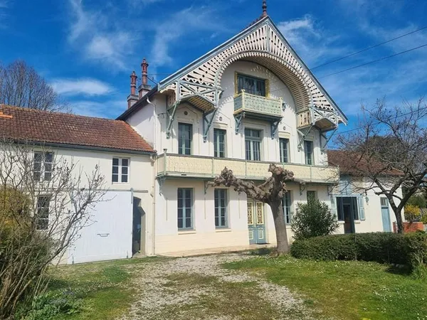 Maison centre Vic En Bigorre 5 pièce(s) 180 m2