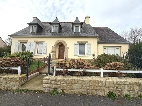 Jolie maison rénovée, jardin et garage