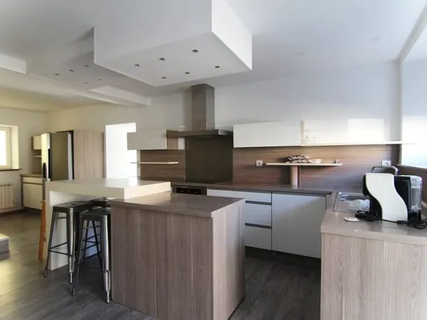 Maison de 105m2 + cave + garage + terrasse + parking :