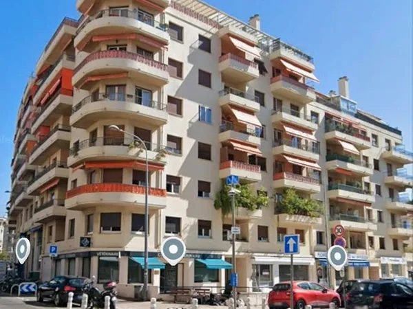 Nice Av Borriglione Parking 2 voitures sécurisé en sous-sol à louer 230