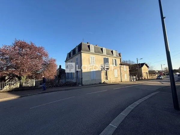 Maison 10 pièces 238 m²