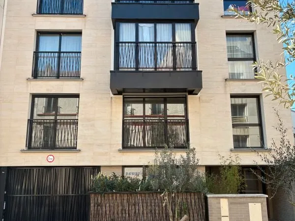 Appartement 3P avec cuisine équipée parking et cave à Suresnes