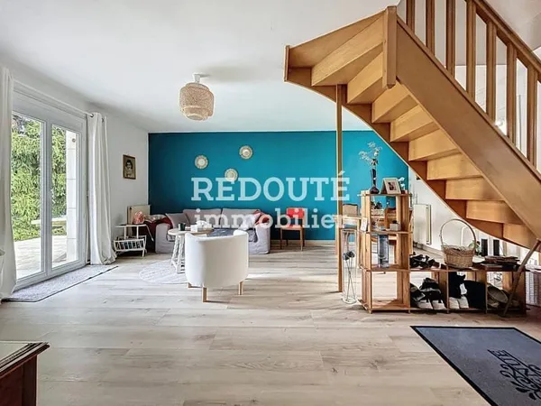 PLAIN-PIED DE 5 CHAMBRES AVEC JARDIN ET SOUS-SOL TOTAL