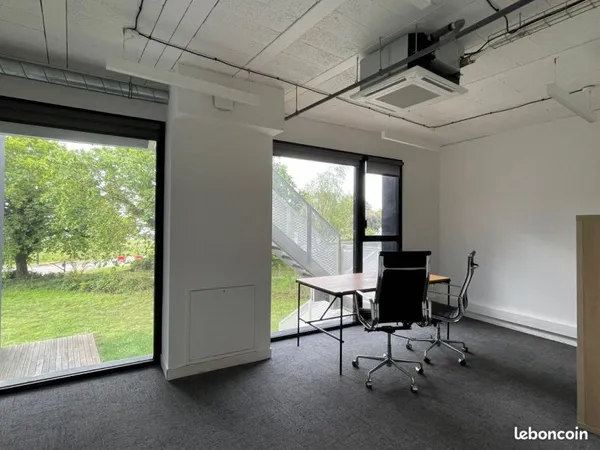 Bureau au coeur du PIBS