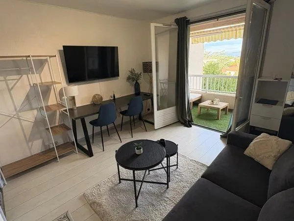 Superbe studio 20m² avec terrasse + parking - Centre Romans