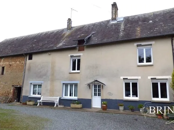 CORPS DE FERME AVEC 2.5 HECTARES DE TERRAIN