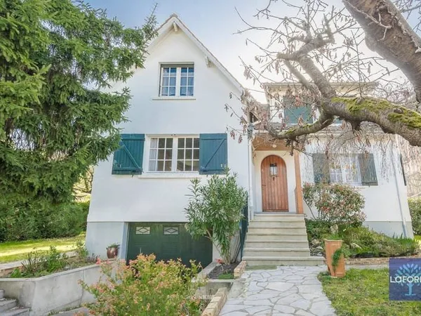 Maison 7 pièces 151 m²