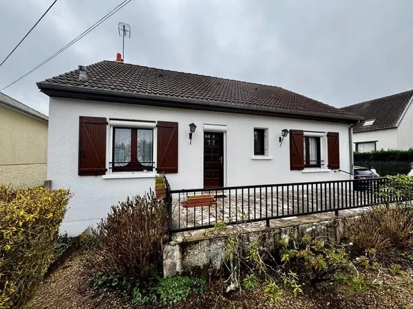 BRIARE - Maison sur S/Sol + jardin
