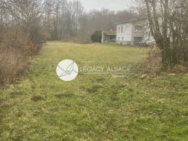 Idéalement situé terrain à bâtir de 21,78 ares!
