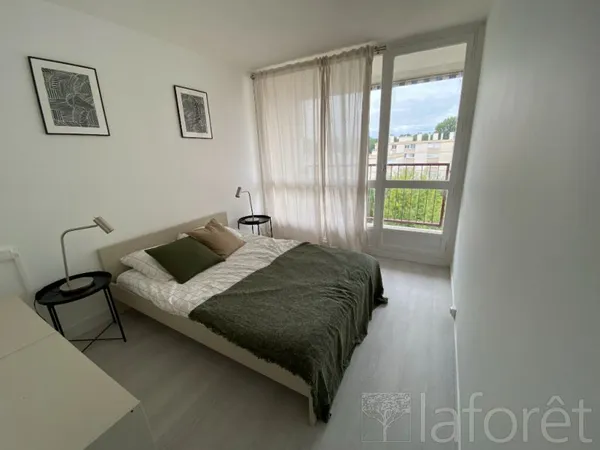 Chambre de service 1 pièce 13 m²