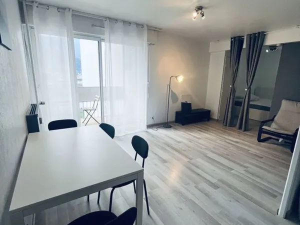 T1 bis vendu loué meublé secteur Eaux-claires