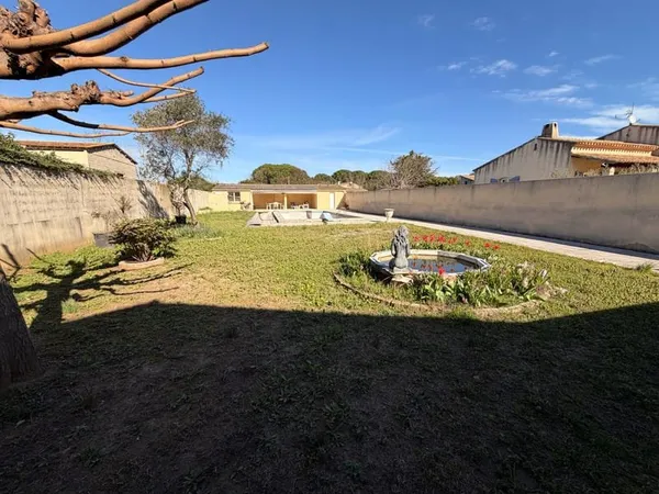 Villa 210 m2 avec piscine a Lansargues