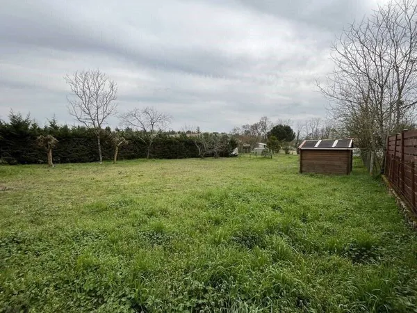 Terrain constructible 650 m²