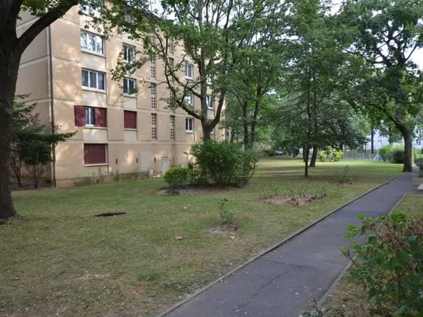 Appartement Sainte Genevieve Des Bois 4 pièce(s) 66 m²
