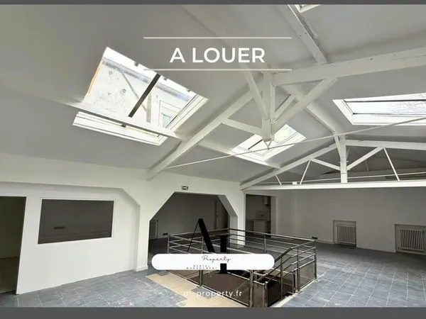 Local commercial 245 m²