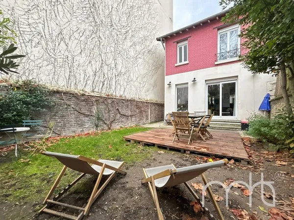 ASNIERES-SUR-SEINE BOURGUIGNONS - MAISON AU CALME EN TRES BON ETAT