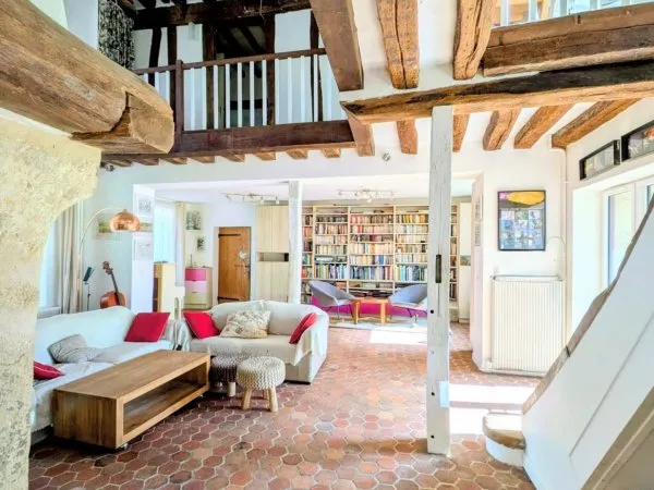 Maison 8 pièces 570 m²