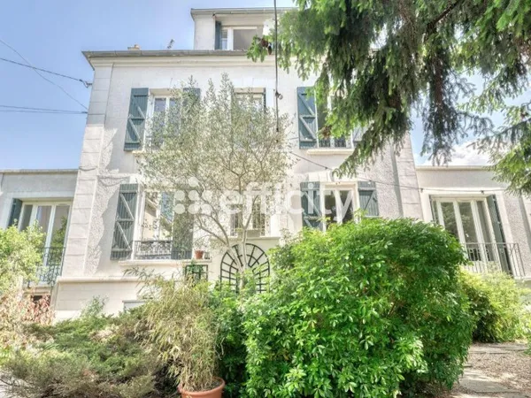 Maison 8 pièces 171 m²