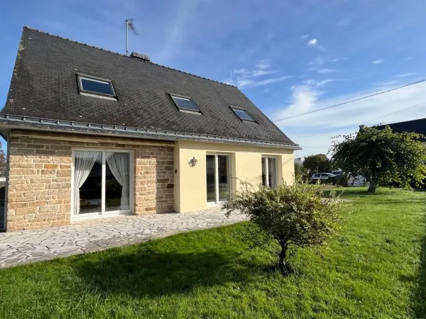 Maison d'environ 130m² avec atelier au centre de Pluvigner