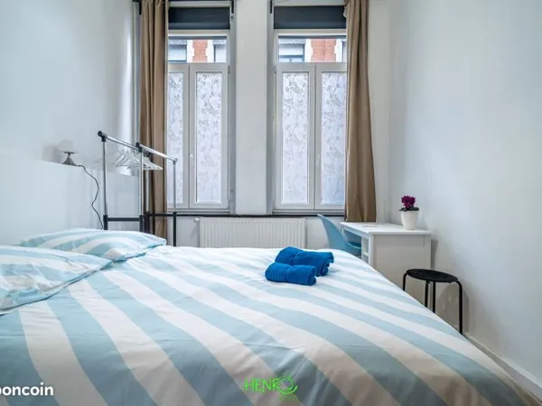 Chambre meublée dans maison en colocation