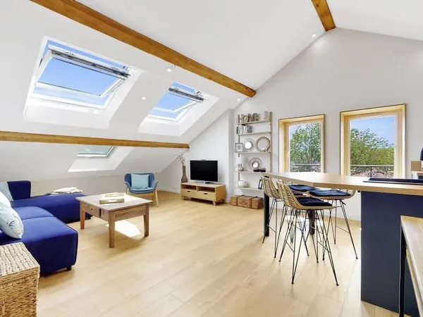 Lumineux logement 1 chambre 56 m² - Tassin proche Gare d'Ecully - vue dégagée