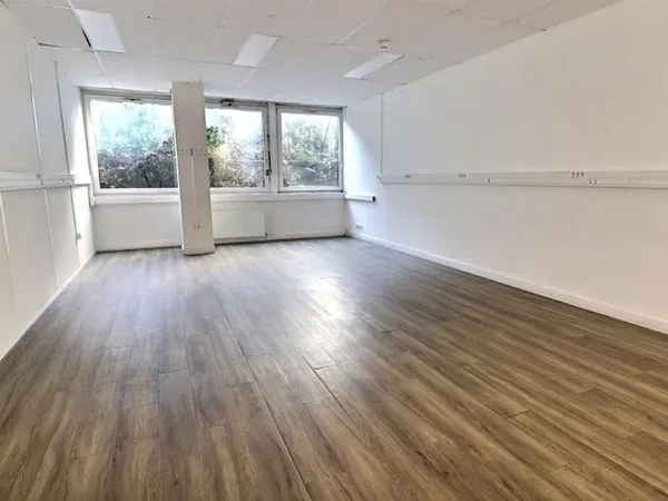 Local 432 m²