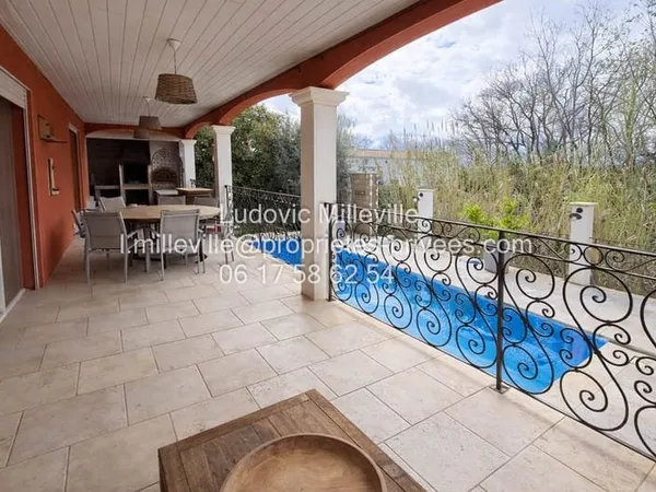 Spacieuse villa 154m² avec grand garage et piscine sur 760m² de terrain