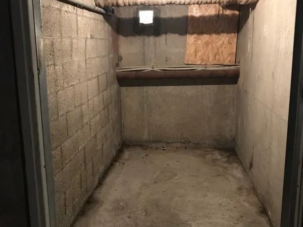 Box / cave