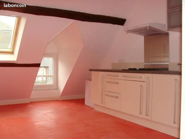 F2 48 m² loi carrez 2ème étage centre ville