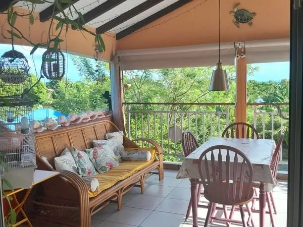 Haut de Villa entre montagne et mer