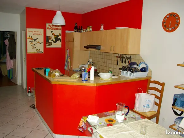 Agréable F2 avec jardin, 3 mn métro Fives et toutes commodités