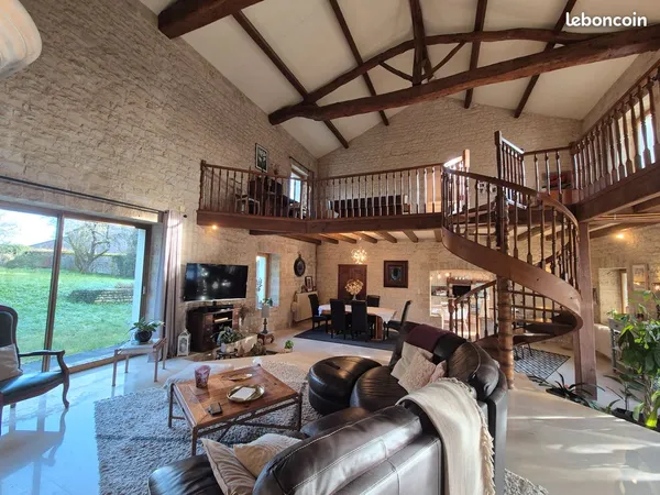 Belle charentaise - 8 pièces - 260 m²