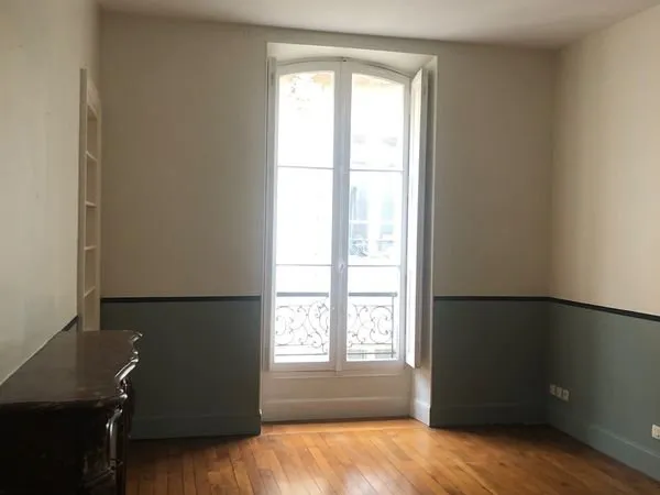 T3 dans immeuble 19 siècle coeur de Bordeaux