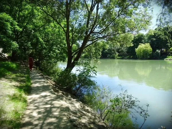 MAGNIFIQUE T4 AVEC TERRASSE DE 30M2 - EXPOSE SUD - AU BORD DU CANAL ET DE L'OUCHE