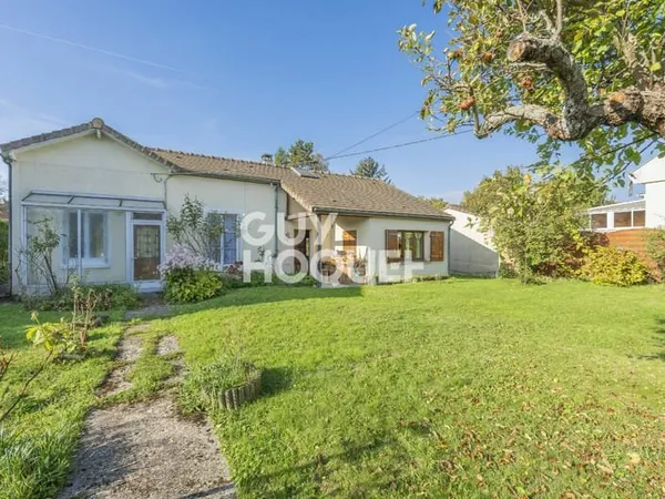 Bien immobilier de rendement Vente Les Clayes-sous-Bois 6p 153m² 707000€