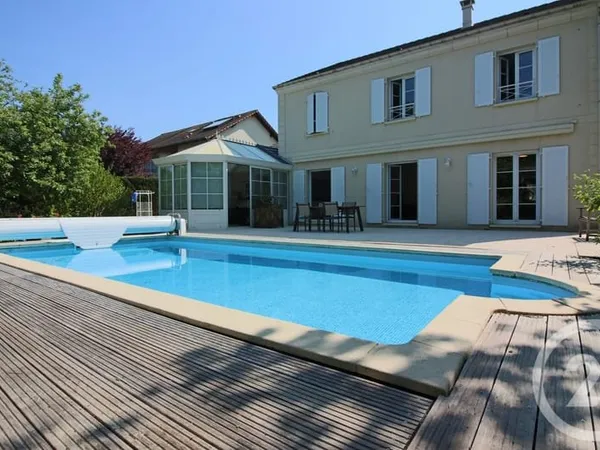 Maison 7 pièces 176 m²