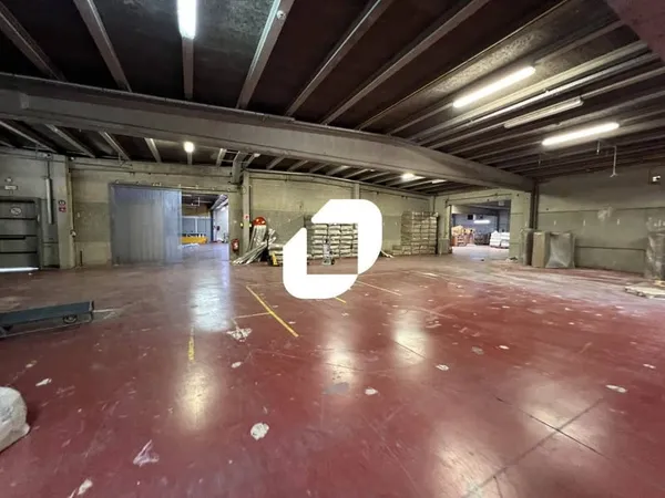 Local d'activité 2013 m²
