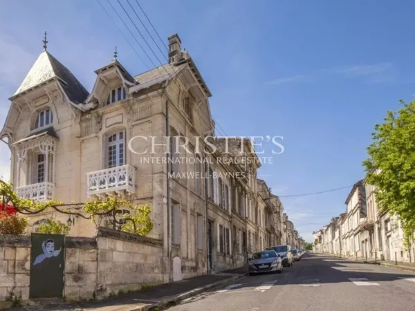 Magnifique villa "art nouveau" dans le centre d'Angoulême