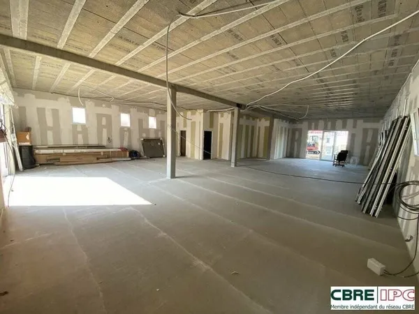 Local 175 m²