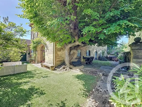 Maison 12 pièces 222 m²