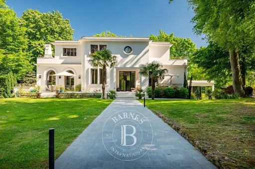 Maison 7 pièces 500 m²