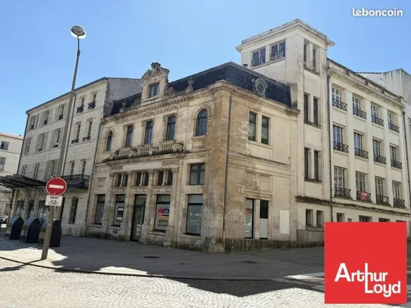 BUREAUX 422 m² NIORT