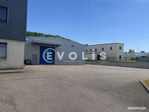 Local d'activité 1 249 m²
