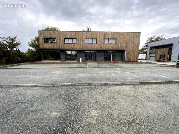 Local 350 m² TREILLIERES