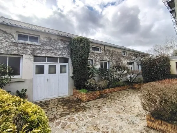Immeuble industriel 350 m²