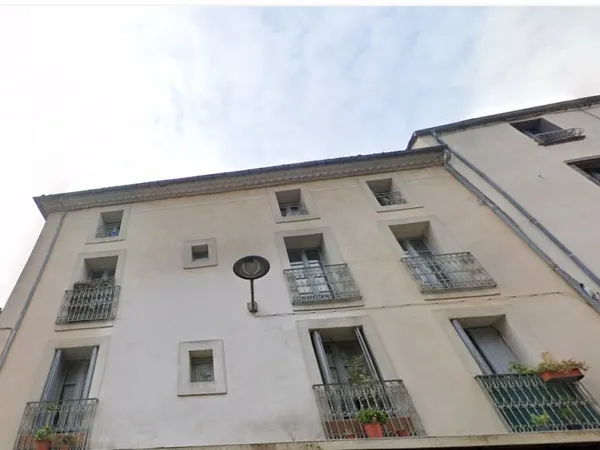BEL IMMEUBLE 3 APPARTEMENTS +LOCAL COMMERCIAL+ RESERVE