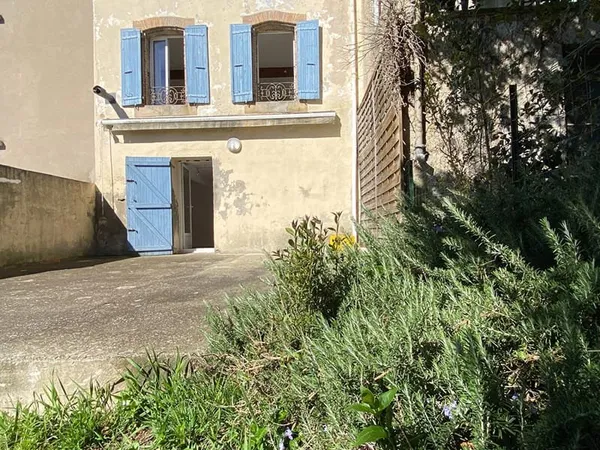 Castelnaudary centre, maison 3 chambres avec petit jardin