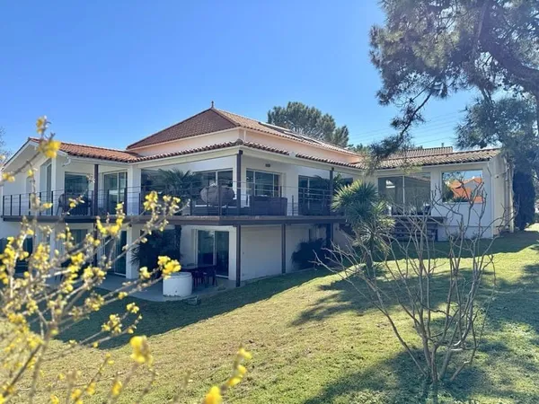 'LA PERLE' Villa d'exception offrant de beaux volumes